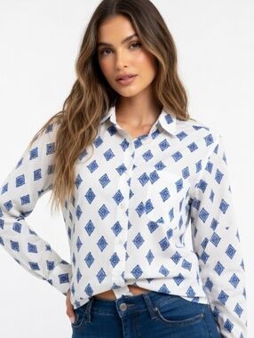 White & Blue Geometric Print Button-Down Shirt (SIZE:small )